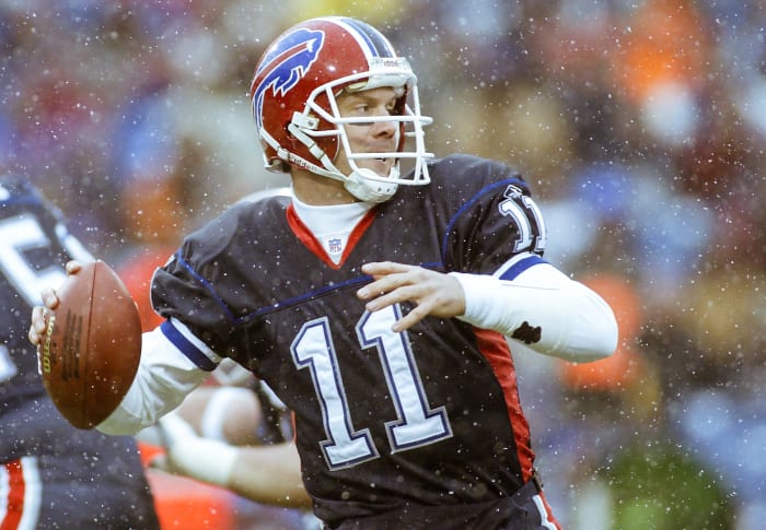Buffalo Bills quarterback Drew Bledsoe (11) looks to throw the ball against the Cleveland Browns at Ralph Wilson Stadium.